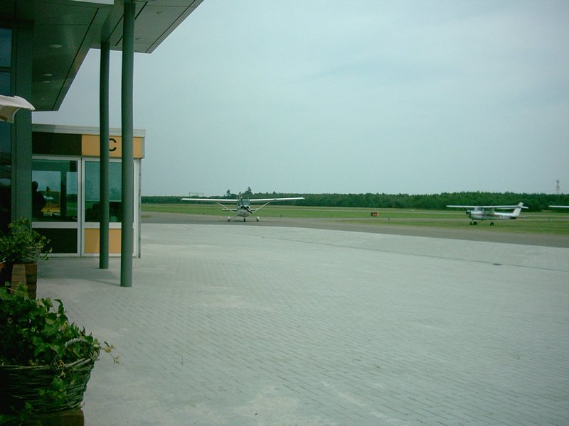 109 We taxi�n naar het terras.JPG